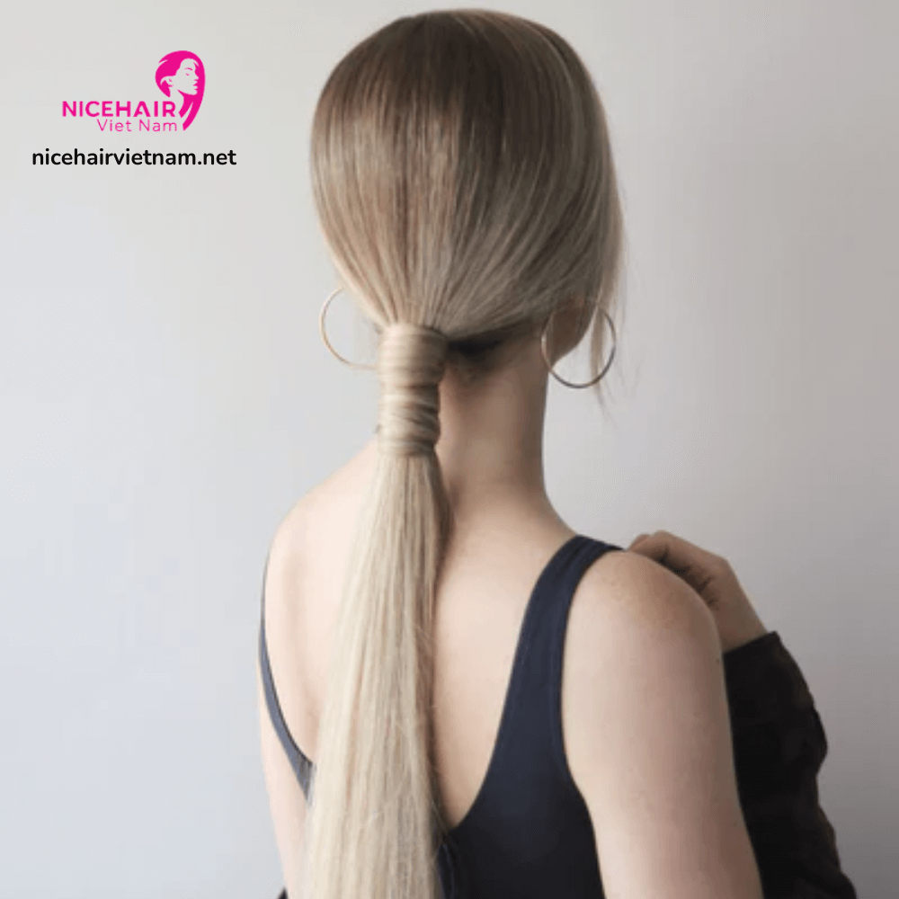 Low ponytail hairstyle- one of the 3 hairstyles for beginner